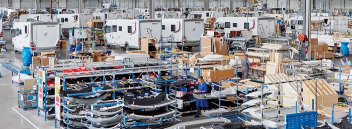 Reisemobilfabrik in Mayenne (53) - Innenansicht