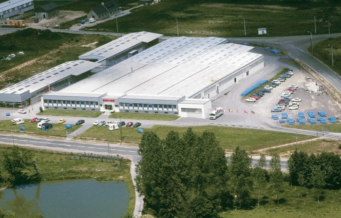 Building consent was issued on 26 April 1973 for a 3,960m2 workshop. The site was operational two years later, in 1975